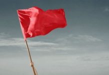 Για το “δημιουργικό μαρξισμό” και τη θέση μας για την ΕΕ red-flag-on-grey_w.jpg