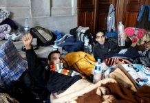 Ανακοίνωση των 300 μεταναστών απεργών πείνας 300_apergoi.jpg