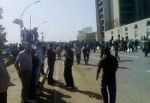 Η επανάσταση «χτυπά την πόρτα» του Ιράκ! feb_25_baghdad-hamzoz.jpg