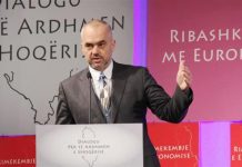 Εκλογές στην Αλβανία : «Θρίαμβος» για τη σοσιαλδημοκρατία, ένα μεγάλο χτύπημα στο καθεστώς του Μπερίσα eddie rama