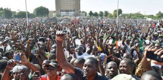 Τόγκο, Γκαμπόν, Ακτή Ελεφαντοστού: οι άνεμοι της επανάστασης εξαπλώνονται από την Μπουρκίνα Φάσο! burkina-faso-revolution-progress