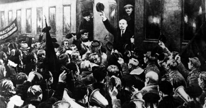 Λένιν, Οι Θέσεις του Απριλή, επιστροφή στη Ρωσία, επανεξοπλισμός του κόμματος, μπολσεβίκοι