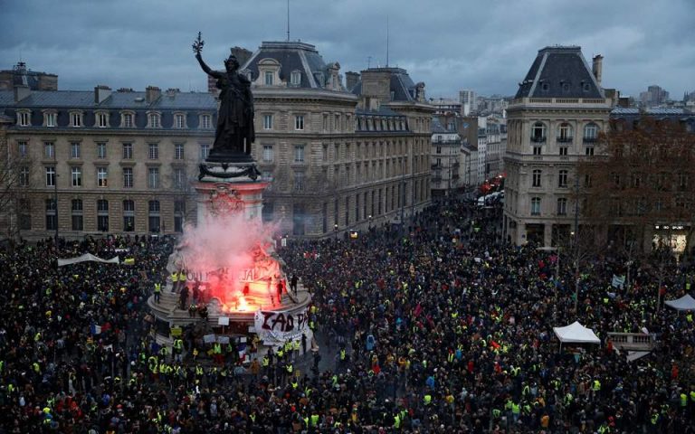 Γαλλία: Τα «κίτρινα γιλέκα», πράξη 4η – Κάντε το κίνημα επανάσταση!