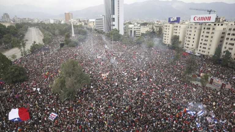 Χιλή: Κυβέρνηση και αντιπολίτευση στήνουν «συνταγματική» παγίδα στο επαναστατικό κίνημα