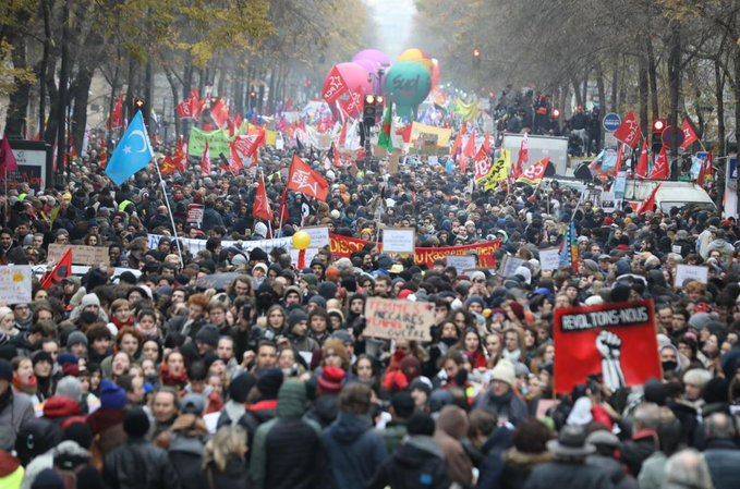 Το εργατικό κίνημα της Γαλλίας συνεχίζει τον αγώνα
