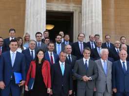 Ο κυβερνητικός εμπαιγμός των «θυσιών από όλους» και η πραγματικότητα κυβέρνηση, Μητσοτάκης, εμπαιγμός, υποκρισία, μείωση 50%, βουλευτική αποζημίωση, βουλευτικός μισθός