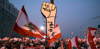 Η Λιβανέζικη Επανάσταση ανατρέπει ακόμη μία κυβέρνηση Λίβανος, επανάσταση, κίνημα, ανατροπή κυβέρνησης, πρωθυπουργός, Χασάν Ντιαμπ, διαφθορά