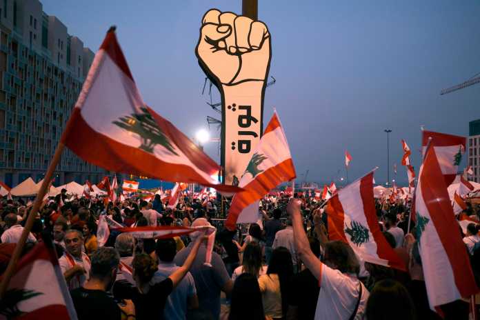 Λίβανος, επανάσταση, κίνημα, ανατροπή κυβέρνησης, πρωθυπουργός, Χασάν Ντιαμπ, διαφθορά